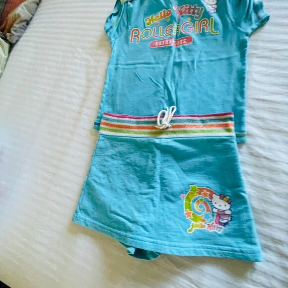 Hello Kitty Matching (Set) Top and Skorts (Shorts/Skirt). SANRIO. - Picture 2 of 14
